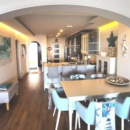 Сasa de vacaciones Modernes Luxus-haus Mit Phantastischem Meerblick, Beheizter Pool Und Wifi Costa Adeje (Tenerife)